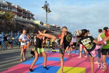 Exhibición del Club Kick Boxing en el muelle de Melenara (Foto Francisco Javier Santana)